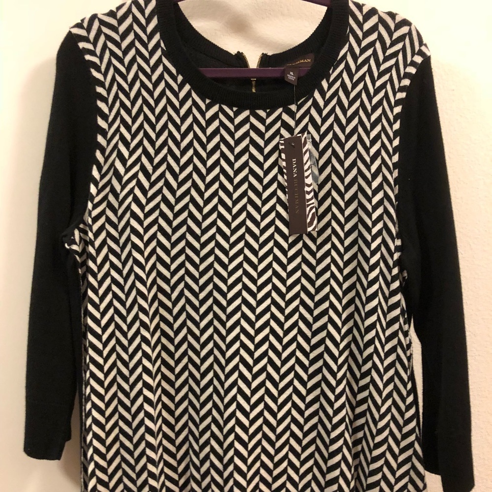 Dana Buchman Black and White Pullover Sweater